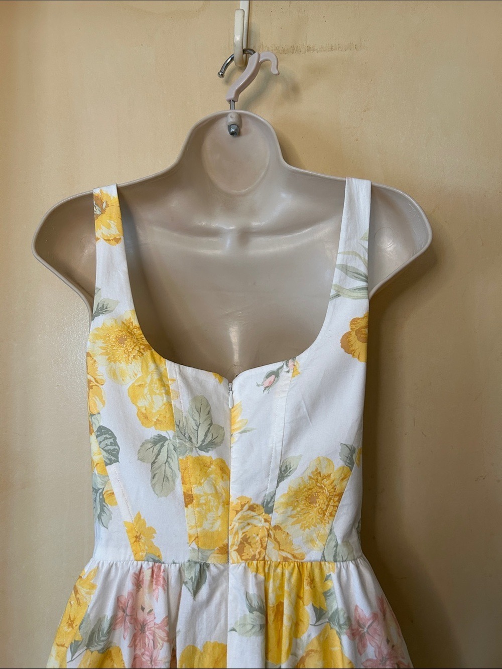 Wayf White Floral Corset Midi Dress with Yellow Roses size S - Picture 8 of 13
